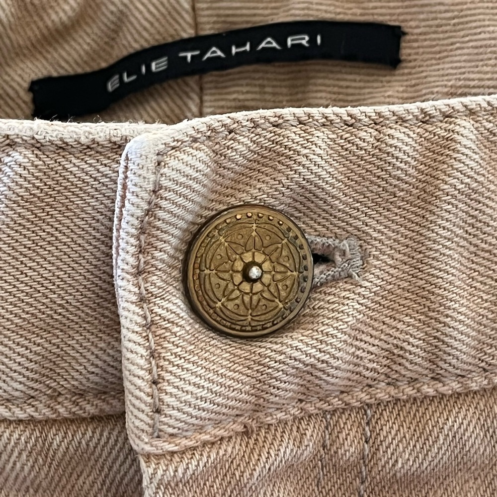 Nice womens faded/vintage Elie Tahari jeans approx 30 x 28?